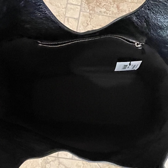 Balenciaga Medium Le Cagole Leather Tote NWT - Picture 11 of 16